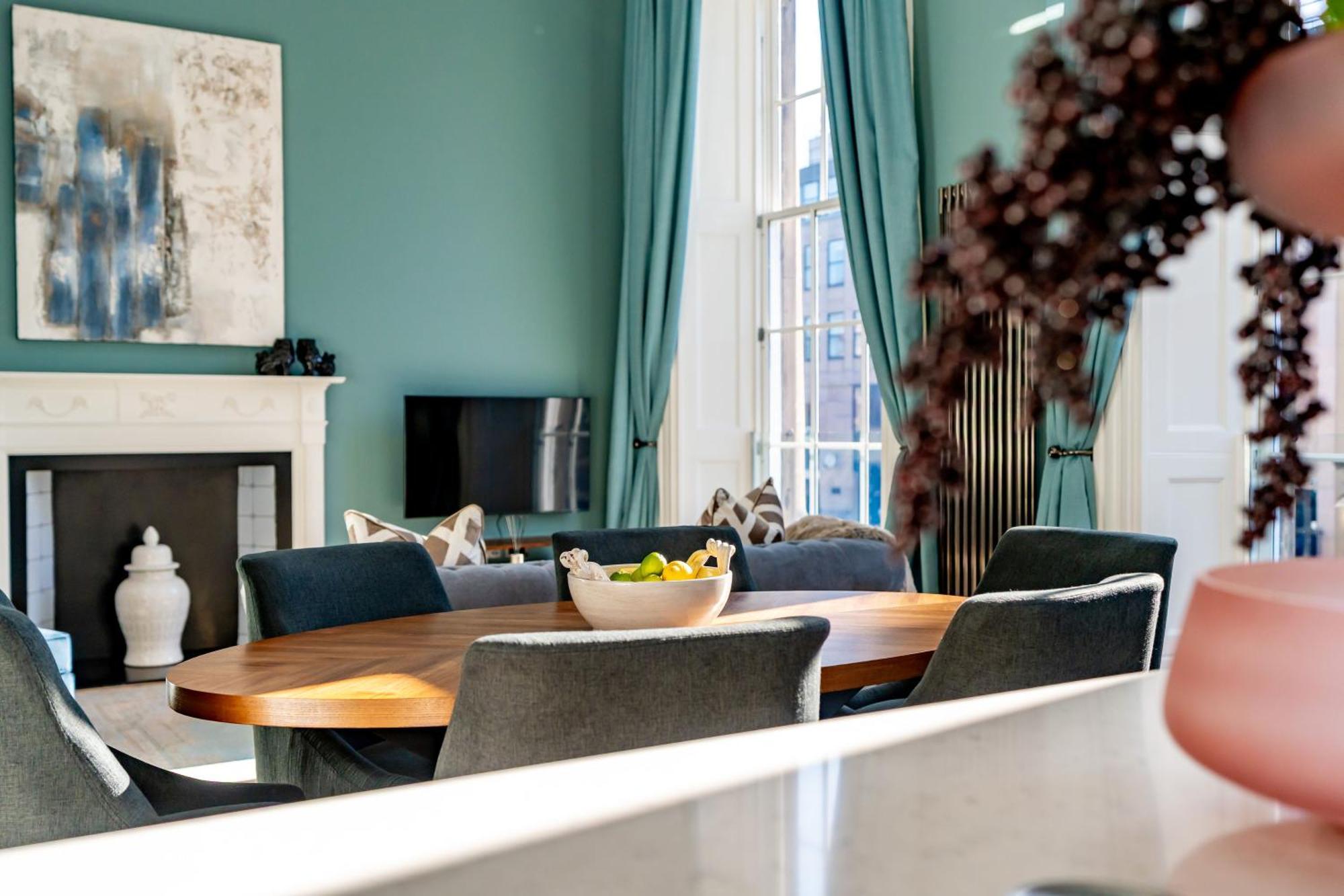 Dragon Suites Luxury Apartments At 8 Albyn Place — Photos 3