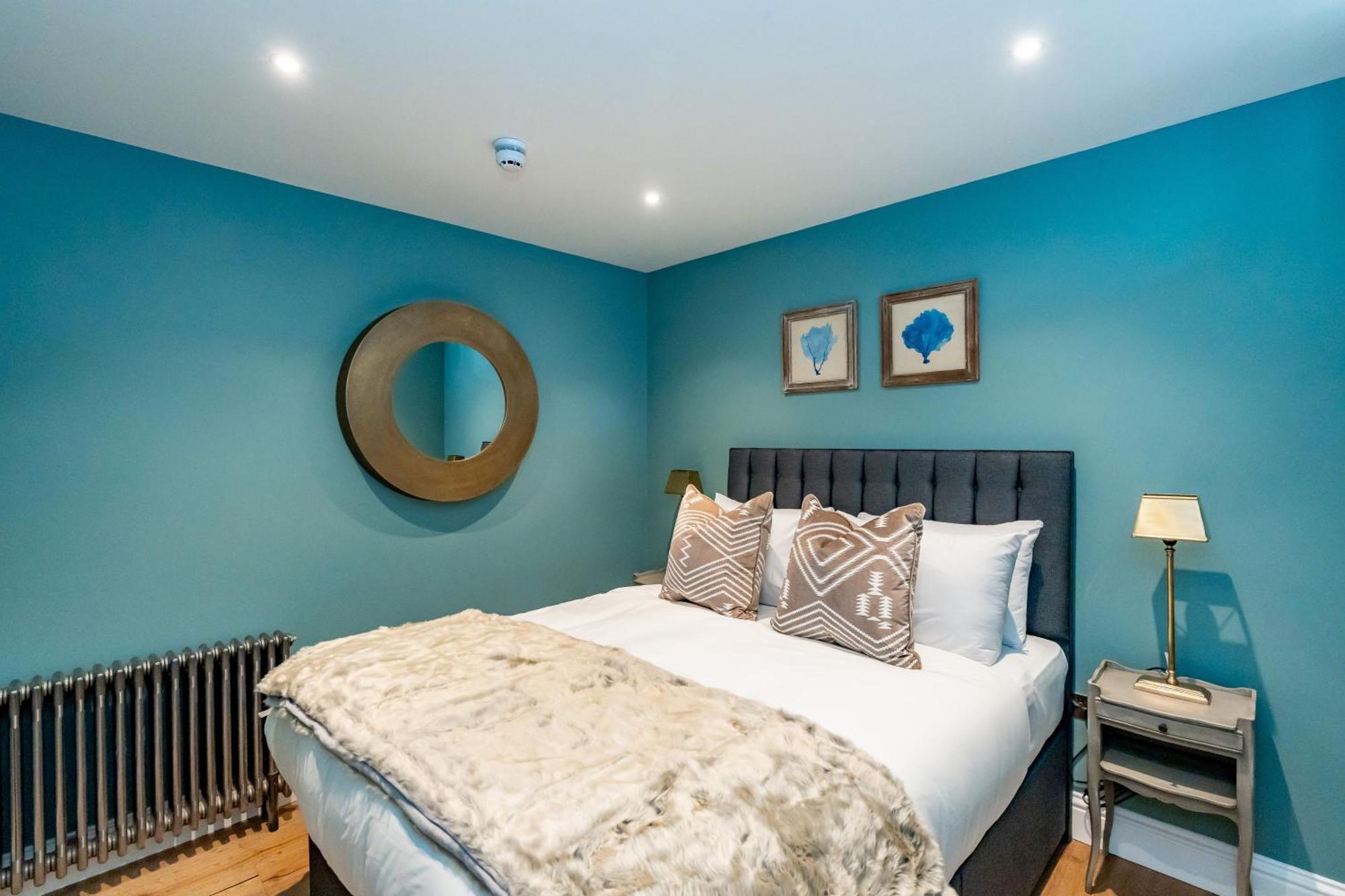Dragon Suites Luxury Apartments At 8 Albyn Place — Photos 2